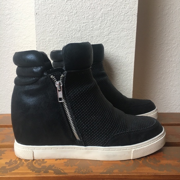 Target Wedge Sneaker - Picture 2 of 6